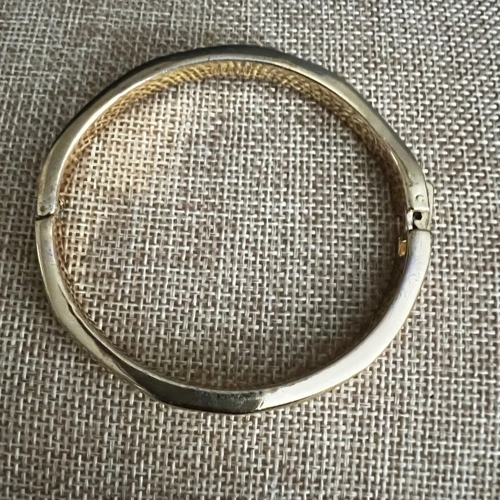 J Crew Gold Tone Hinged Bangle Bracelet Oval Minimalist Stackable 7 Old Money
